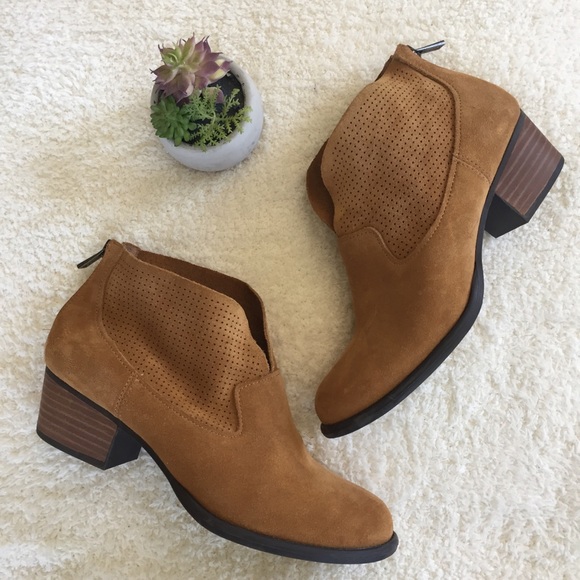 Jessica Simpson Shoes - Jessica Simpson camel color suede booties size 7.5